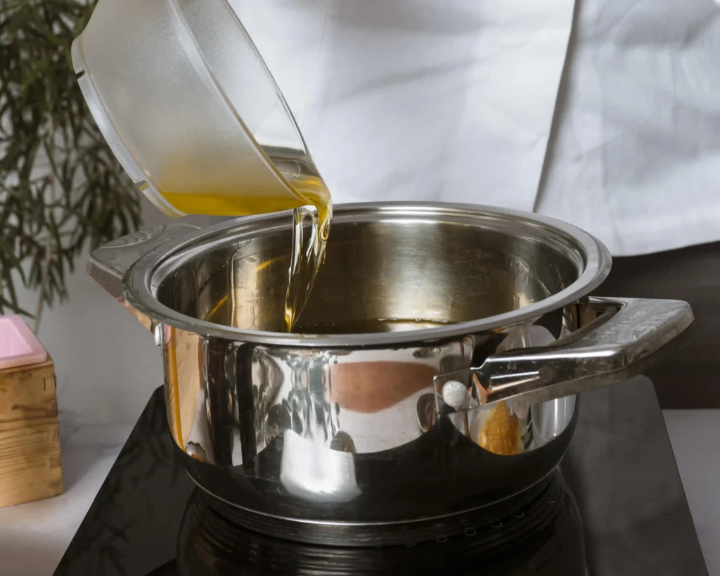 Aqui vamos revelar quais são os deslizes mais comuns na cozinha, explicar por que eles acontecem e como corrigir cada um de forma prática.