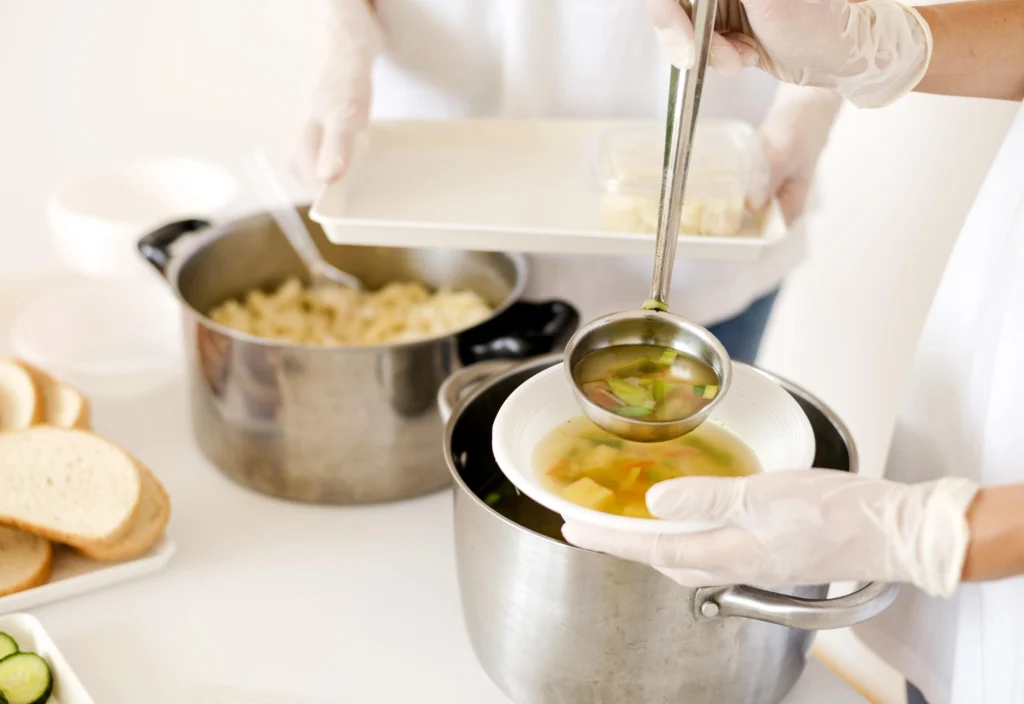 Aqui vamos revelar quais são os deslizes mais comuns na cozinha, explicar por que eles acontecem e como corrigir cada um de forma prática.