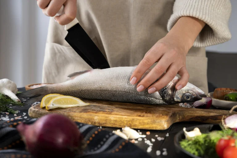 Como Preparar Peixe: Dicas Essenciais para Limpeza, Corte e Preparo Como Preparar Peixe: Dicas Essenciais para Limpeza, Corte e Preparo